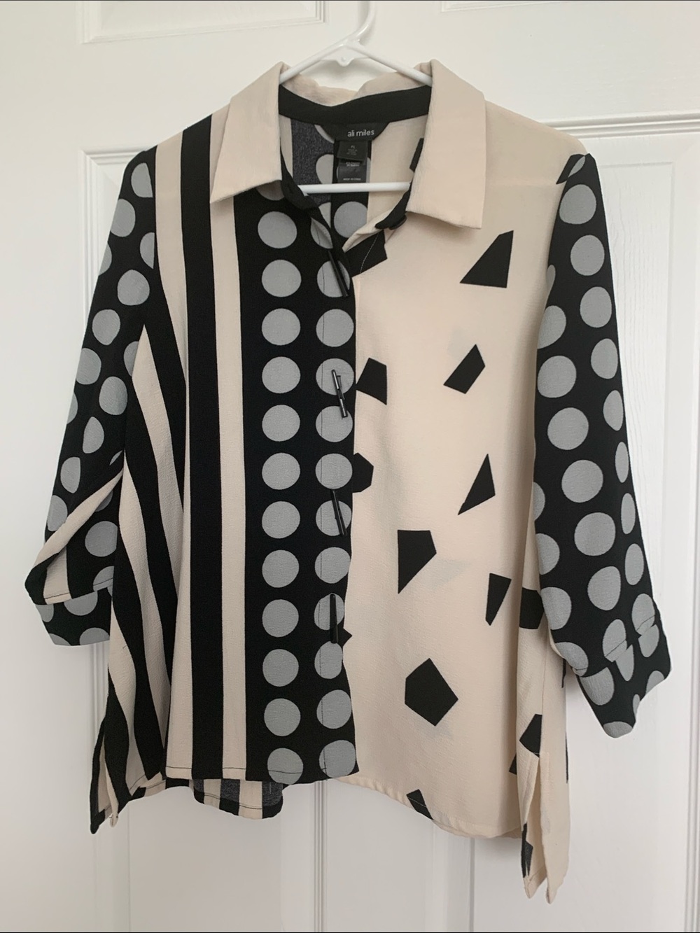 Ali Miles Top